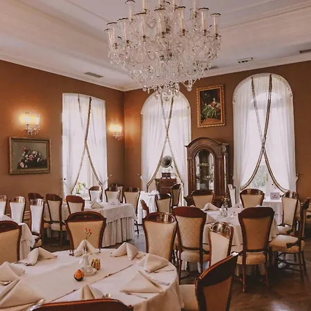 Palac & Wellness * Zelechow (Garwolin)