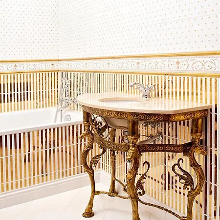 Palac & Wellness Resort *