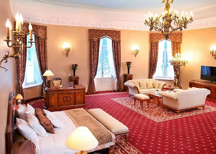 Palac & Wellness Θέρετρο Żelechów